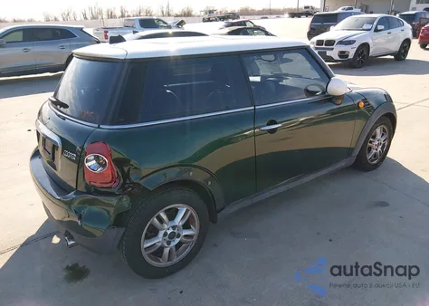 2013 Mini Hardtop Cooper z USA, uszkodzony, nr VIN WMWSU3C55DT688472